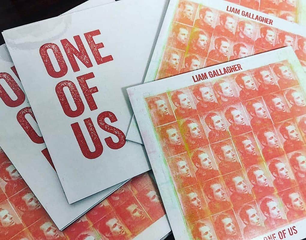 リアム・ギャラガーさんのインスタグラム写真 - (リアム・ギャラガーInstagram)「One Of Us 7"" Vinyl ⁠⠀ Available now at liamgallagher.com⁠⠀ 📷 @kyle1britpop.vinyl」8月18日 21時44分 - liamgallagher