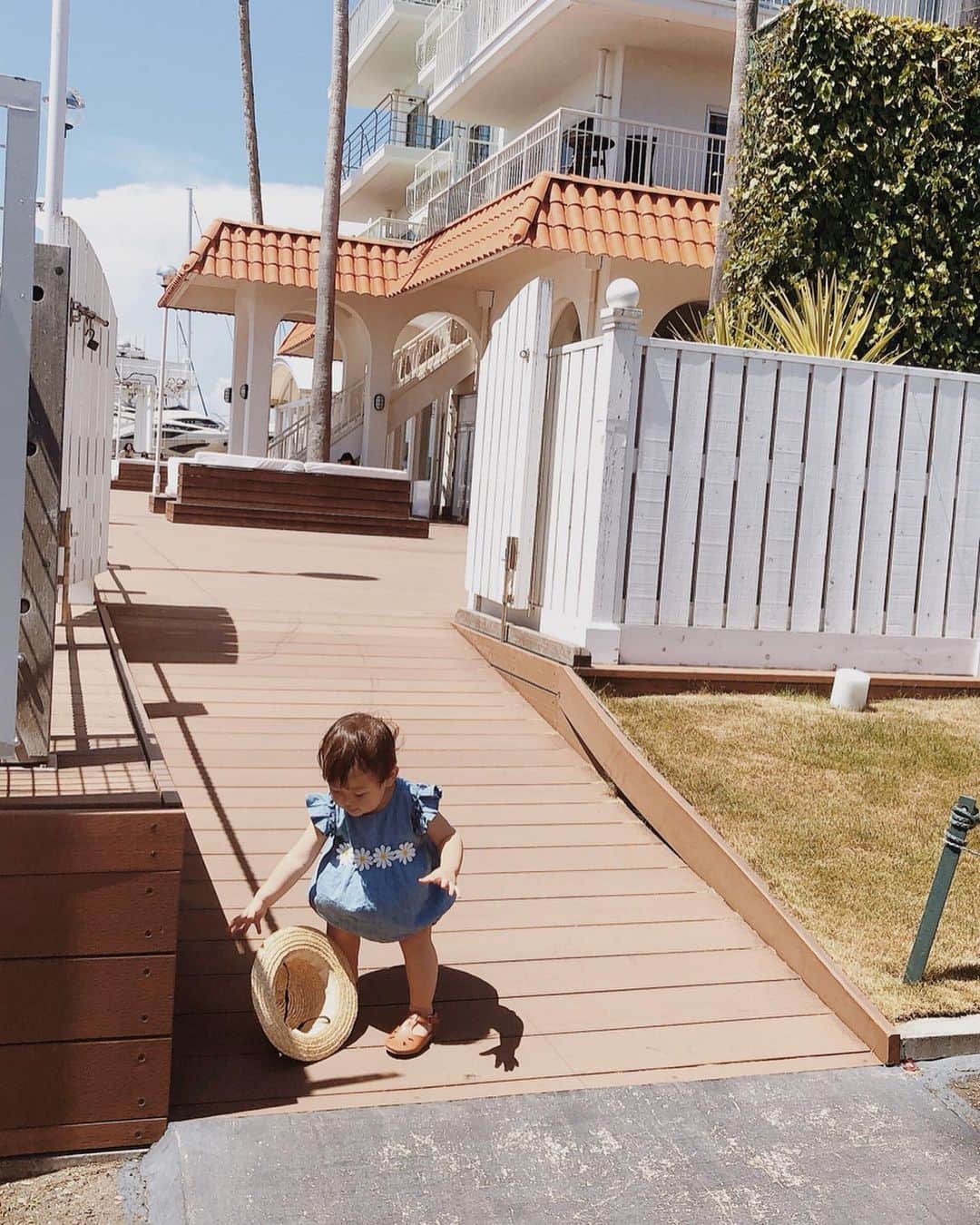 小林まな美のインスタグラム：「🌻 シーパラに行った次の日は、逗子に寄ってみました🏖 ・ またゆっくり来たい🥰 ・ ・  #なつのおもいで ・ ・ #逗子マリーナ #逗子マリーナロンハーマン #ロンハーマンカフェ #夏 #夏休み #夏の思い出 #逗子」