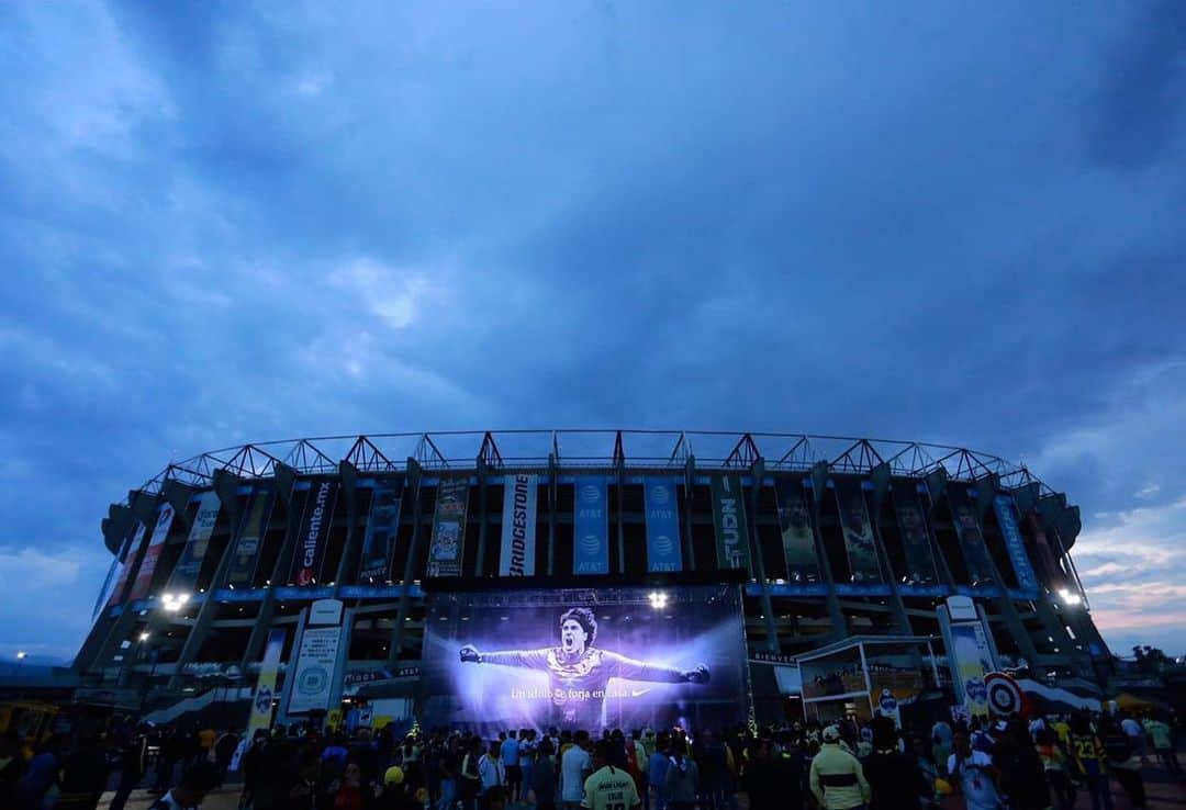 ギジェルモ・オチョアさんのインスタグラム写真 - (ギジェルモ・オチョアInstagram)「Gracias por el gran detalle @nikefootball @clubamerica @estadioaztecaoficial y GRACIAS de nuevo a toda la afición por ese recibimiento!!! 👌🏻🦅... +3 #vamosaguilas」8月18日 21時58分 - yosoy8a