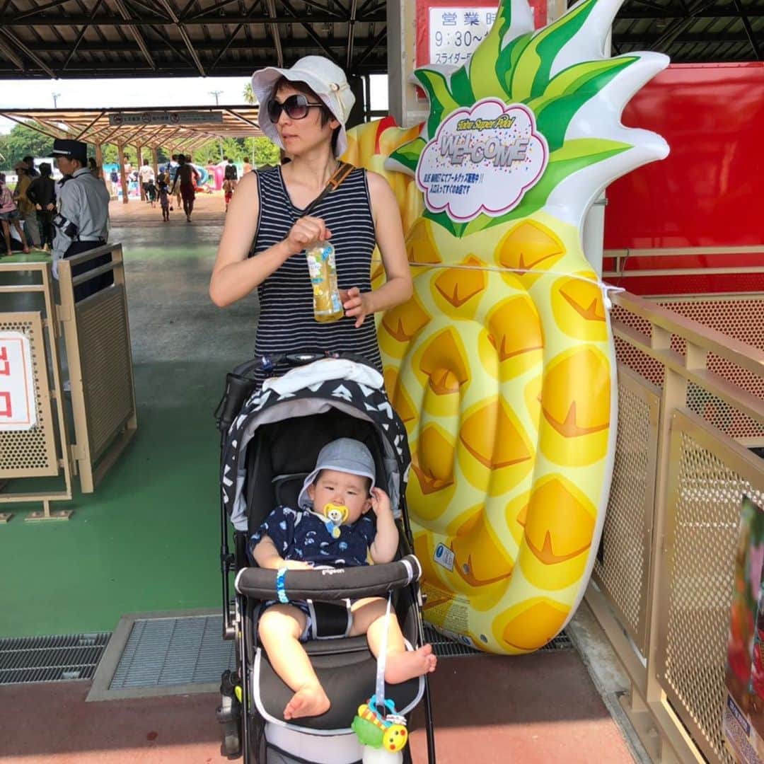 高橋みゆきのインスタグラム：「プールへ🏖暑い😵昼過ぎには帰宅🚗その後はお祭りに🎶夏っぽい事しました🙆‍♀️ #東武動物公園 #プール #心ノ祐水に慣れてきたよ」