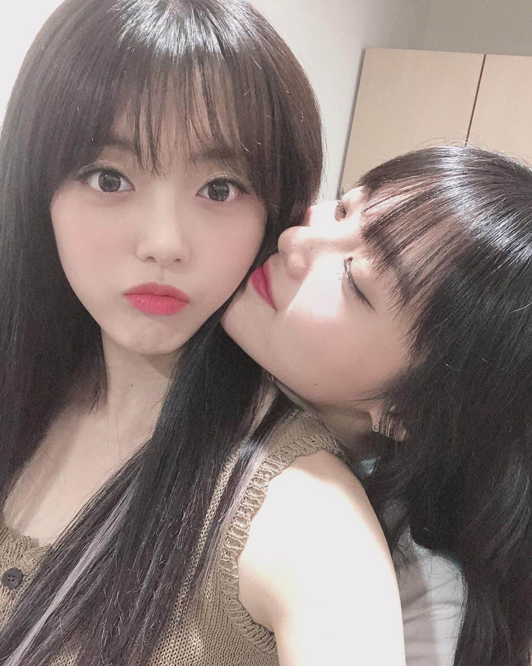 チ・スヨンさんのインスタグラム写真 - (チ・スヨンInstagram)「🌸 ▬ SUYEON TWITTER UPDATE: 맏내 + 막내 ☁️ + 🌙 =☺️ ▬ ENG TRANS: Oldest + Youngest ☁️ + 🌙 =☺️ ▬ © WEKI MEKI ; 20190817 ▬ Weki Meki 2nd Single Album Repackage - WEEK END LOL ▬ #jisuyeon #suyeon #doyeon #yoojung #elly #sei #say #lua #rina #lucy #지수연 #수연 #김도연 #도연 #최유정 #엘리 #정해림 #세이 #이서정 #루아 #리나 #루시 #produce101 #wekimeki #weme #위키미키 #kpopf4f #kpopl4l」8月18日 22時09分 - wemejisuyeon