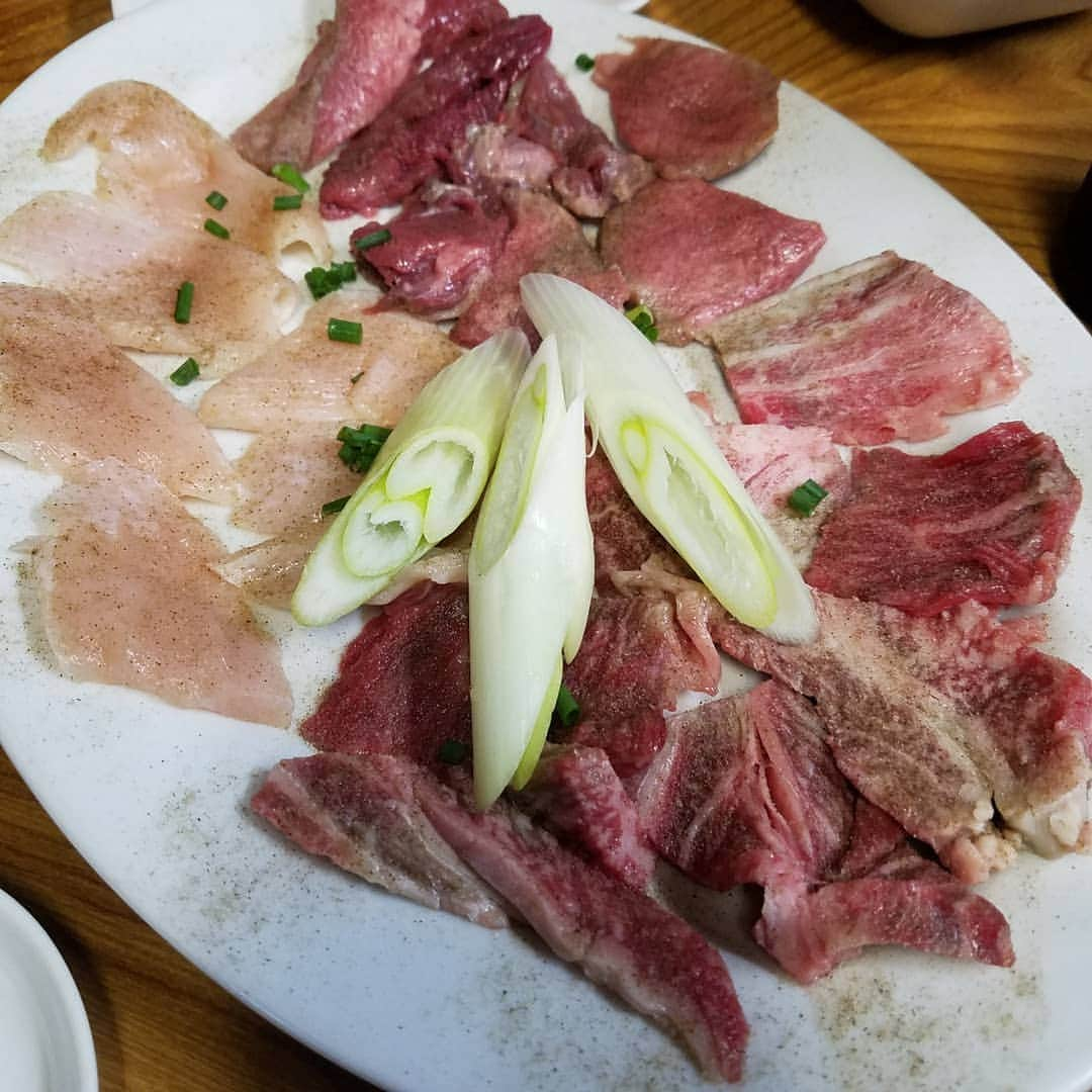 田畑竜介さんのインスタグラム写真 - (田畑竜介Instagram)「無性に焼肉が食べたくて…😋 この焼肉ロースターがたまらない✨  #福岡市 #焼肉 #勢龍 #塩系 #タレ系」8月18日 22時20分 - tabacchi_rkb