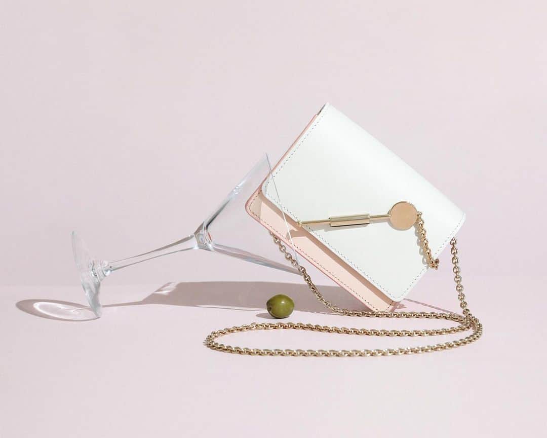 Sophie Hulmeのインスタグラム：「The weekend, in a bag. The Cocktail Stirrer 🍸」
