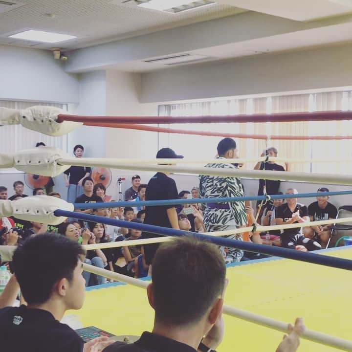 宇野薫のインスタグラム：「前回ニコニコ東北大会に参加した時に約束した片山先生との柔術エキシビションマッチをやっと実現できました！！ グラアカ平野さん、リバーサルジム横浜グランドスラム勝村くん、今回のニコニコ東北大会もとても楽しかったです。 参加させていただきありがとうございました。」