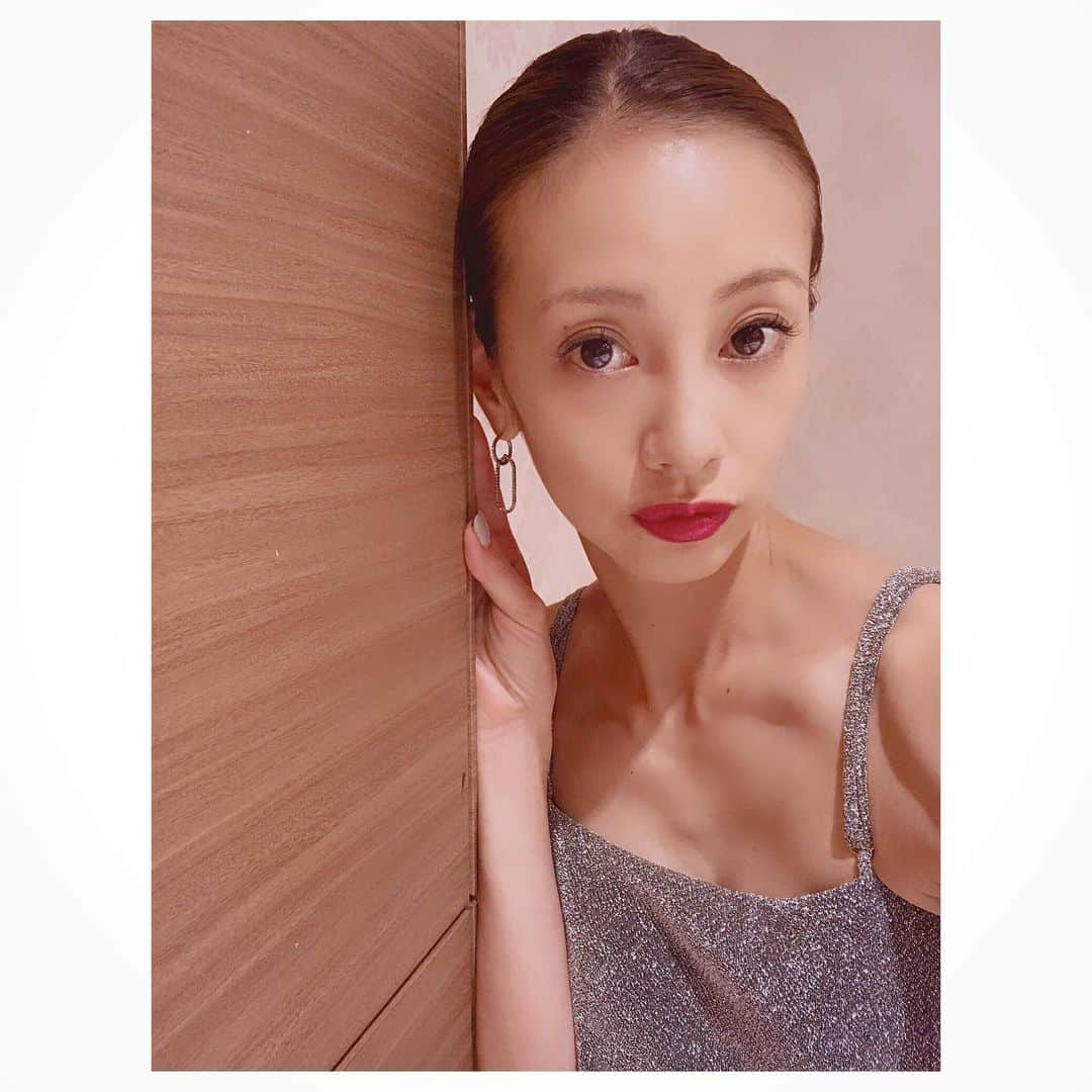 のインスタグラム：「連休最後にアラジン♩♩👸🏰 帰ったらアラビアンナイト聞いちゃうかも😚♥️ ・ ・ #見るの遅くなったけど間に合ってよかった #アラジンロマンチック♥️ #夏の夜にぴったり #グリッタードレス #明日からまたがんばろ🌝 #木下ココ」