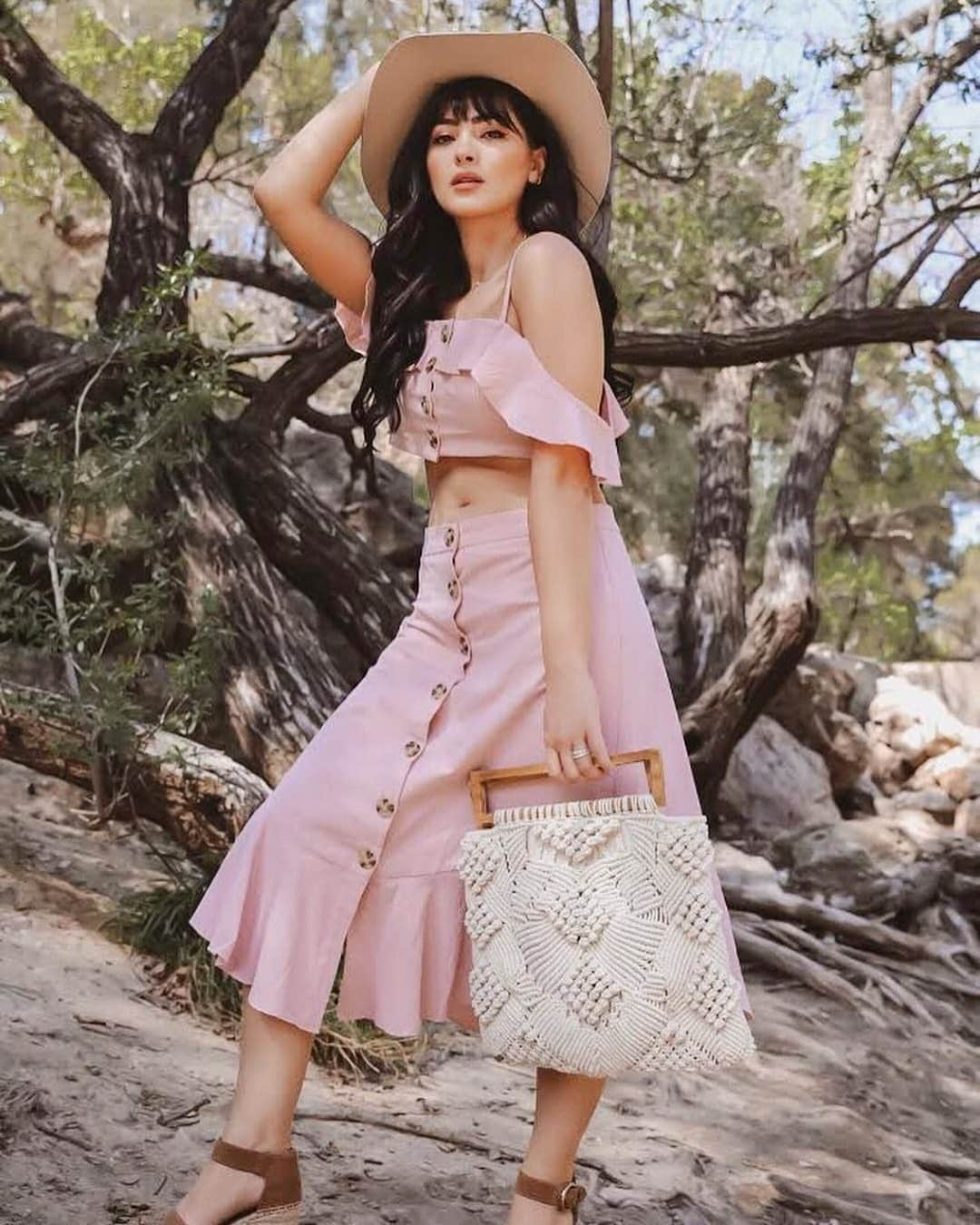 SHEINさんのインスタグラム写真 - (SHEINInstagram)「Put your favorite clothes on and see the world! @andreeacristina 🌸🌸 Shop 'SHEIN Crop Ruffle Cami Top & Buttoned Curved Hem Skirt Set' link in bio. ID:675772 #SHEIN #SHEINgals #SHEINstyle #SHEINfw2019 #skirt #top #ruffle」8月18日 22時54分 - sheinofficial