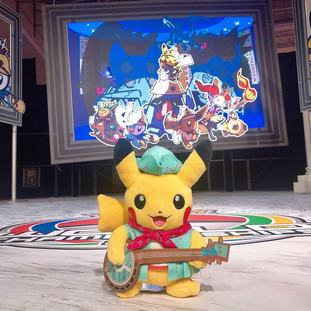 Pokémonさんのインスタグラム写真 - (PokémonInstagram)「Crank up the volume, y’all! 🎶  To celebrate the 2018 Pokémon World Championships, Pikachu rocked the stage at one of the musical capitols of the country—Nashville, Tennessee! 🎸⚡️」8月18日 22時56分 - pokemon