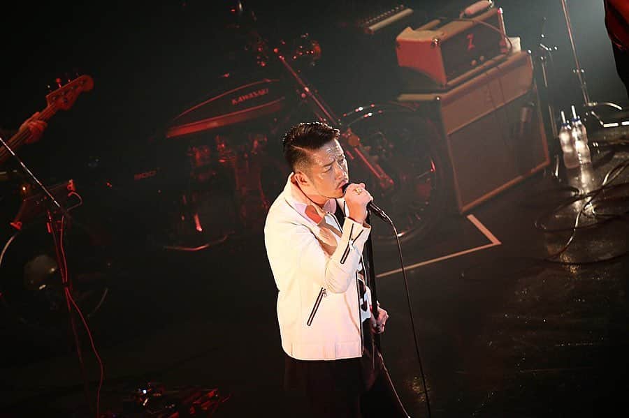 清木場俊介さんのインスタグラム写真 - (清木場俊介Instagram)「・ PREMIUM NIGHT 2019 “ROCK'N ROLL” ・ ・ 本日、満を持して開催された 女祭 Zepp Tokyo公演の様子をお届け致します！ ・ ・ 前回の女性限定ライブ"ROCK for WOMAN"からはや3年。 待ちに待った女祭の幕開けです！！ ・ 来週の名古屋CLUB QUATTROは完売御礼！ Zepp Osaka Bayside は若干数ですが まだチケットのご用意がございます！ どうぞ、お友達のレディとお誘い合わせのうえご参加ください！ お待ちしております！！ (STAFF) ・ #清木場俊介 #女祭 #ZEPPTOKYO」8月18日 23時00分 - kiyokiba_shunsuke