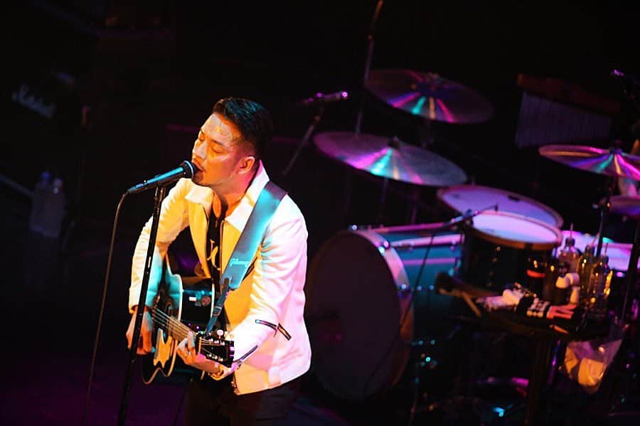 清木場俊介さんのインスタグラム写真 - (清木場俊介Instagram)「・ PREMIUM NIGHT 2019 “ROCK'N ROLL” ・ ・ 本日、満を持して開催された 女祭 Zepp Tokyo公演の様子をお届け致します！ ・ ・ 前回の女性限定ライブ"ROCK for WOMAN"からはや3年。 待ちに待った女祭の幕開けです！！ ・ 来週の名古屋CLUB QUATTROは完売御礼！ Zepp Osaka Bayside は若干数ですが まだチケットのご用意がございます！ どうぞ、お友達のレディとお誘い合わせのうえご参加ください！ お待ちしております！！ (STAFF) ・ #清木場俊介 #女祭 #ZEPPTOKYO」8月18日 23時00分 - kiyokiba_shunsuke