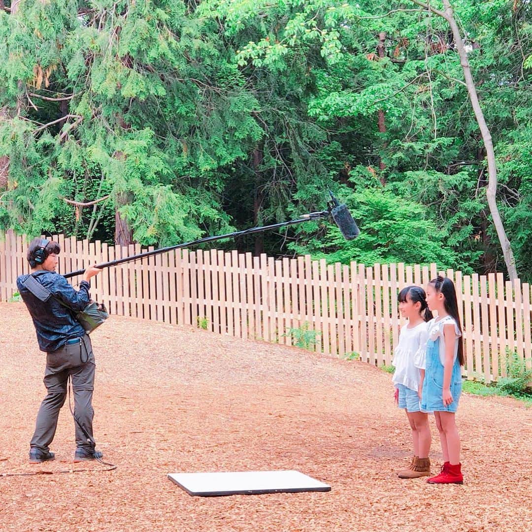 megumi matsuoさんのインスタグラム写真 - (megumi matsuoInstagram)「★★★ ムーミンバレーパーク @moominvalleypark ⁑ エンマ劇場で行われている 「たのしいムーミン一家 春のはじまり」の劇中歌 『雲にのれたら』のダンスが公開されてます ムーミンたちと一緒にキッズトーンのみんな @smekidstone で踊りました♥︎ ⁑ ダンスのフルバージョン、キャラクターごとのポーズもあるので、詳しくはHPを観てみてねー↓↓ https://metsa-hanno.com/lp/kumoninoretara/ #みんなで踊ろう ⁑ #サラミラ#小学生#女の子#js2#js3#girl#キッズ#キッズモデル#キッズトーン#トーンキッズ #kids#kidsmodel#kidstone#ムーミン#ムーミンバレーパーク#エンマ劇場#雲にのれたら#ダンス#youtube#sme#いい思い出#happy#smile#感謝」8月18日 23時47分 - sara_mira_