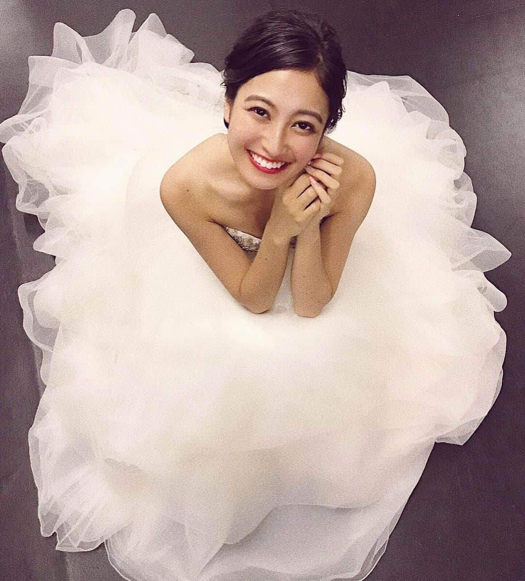 大浦ヒロミのインスタグラム：「❤︎ Miss CAMPUS COLLECTION 2019 ❤︎ ・ ・ ずっと応援しサポートし続けてくれた方々、本当にありがとうございました😊忙しい中、ショールーム見に来てくれたり、毎日YELL投票も拡散し続けてくれたファンの皆様本当に最後までありがとございました🥺残念ながらグランプリを取る事が出来ませんでした。正直言うと、凄く悔しかったです。悔しくて悲しくて凄く泣きました。  でも、何よりも嬉しかったです😊何故かというと、悔いがないからです！！自分の全てを出し切り、負けてはしまったんですが、全てがここで終わってしまったとは絶対に思わないです。凄く悔しいです。それが事実です。でも悔しいだけじゃ終わらせない。このような最高な機会、経験、舞台に立てた事、そして最高な時間を仲間と共に過ごせた事を活かしこれからも次に次に自分を挑戦し続けます💕  それが今までの自分のモットーでありこれからも変わらないだろぅ〜☺️ 本当にここまでできたのも来れたのも沢山の方々の支えのおかげです！本当に心から感謝しております😊ありがとうございました❤️ まだまだ未熟者ですが、絶対に強く成長したひろみをまたいつかみんなにお見せできるようにこれからも自分と向き合っていきます！！これからも優しく見守っててください☺️宜しくお願い致します✨」