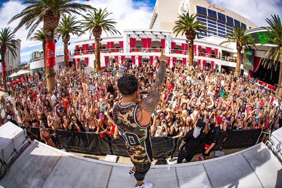 Pauly Dさんのインスタグラム写真 - (Pauly DInstagram)「Hi @draisbeachclub 🙌🏽🔥📸 @thomastranphoto #vegas #lasvegas #DJPaulyD #PaulyD #DJPaulyD’sPlayGround」8月19日 9時21分 - djpaulyd