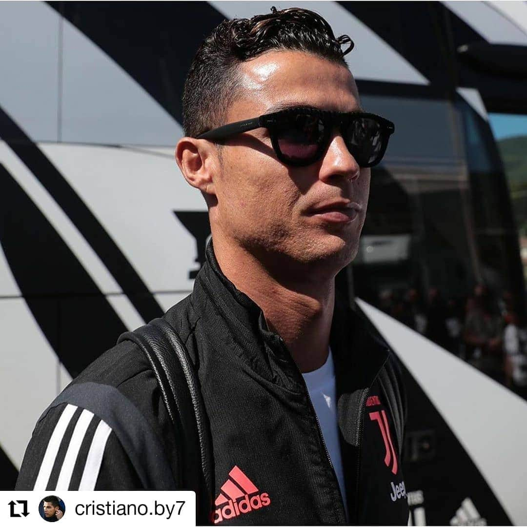 イタリア インディペンデントのインスタグラム：「OMG🤩  @cristiano.by7 wears @italiaindependentofficial Mod.0944V 🎉🎉🎉🔥🔥🔥🎉🎉🎉 #italiaindependent #sunglasses #italiaindependentjapan #italy #japan #イタリアインディペンデント #イタペン #サングラス #eyewear #アイウェア #fashionmen  #Repost @cristiano.by7 • • • • • • Ready👍」