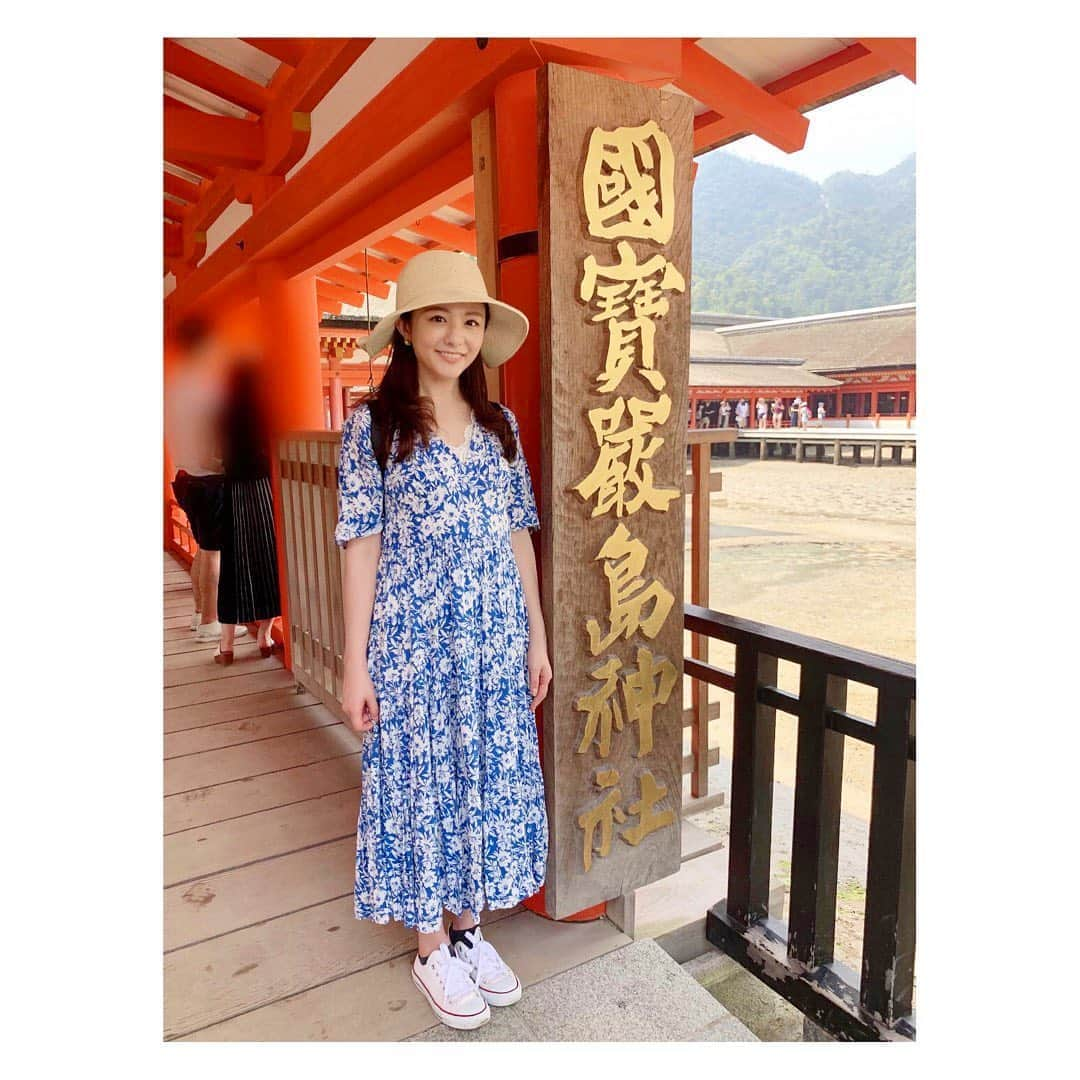 小菅晴香さんのインスタグラム写真 - (小菅晴香Instagram)「・﻿ 広島旅行⑤🕊﻿ ﻿ 2日目は宮島に渡り観光🛳❤️﻿ ﻿ 念願だった厳島神社で参拝できました⛩﻿ ﻿ 大鳥居は改修工事中で足場が組まれていましたが﻿ 朱色が鮮やかな境内をぐるりと回れて﻿ 圧巻で見惚れてしまいました🥰﻿ ﻿ 満潮で海に浮かぶ御神殿や﻿ 夕陽に染まる厳島神社も見てみたい…🥺﻿ ﻿ また行きたいなぁ❣️﻿ ﻿ ﻿ ﻿ ﻿ ﻿ #広島旅行 #広島 #宮島 #厳島神社 #厳島神社大鳥居 #小菅晴香 #フリーアナウンサー #セントフォース」8月19日 9時28分 - haruka.kosuge