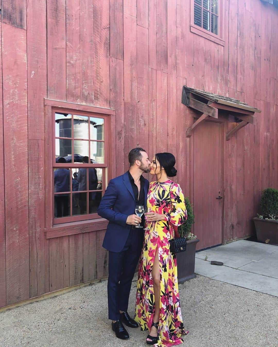 E! Onlineさんのインスタグラム写真 - (E! OnlineInstagram)「Nikki Bella and Artem Chigvintsev are beginning a new journey together with #TotalBellas: "I'm thankful for him to showcase his life, love, ups and downs." Link in bio for the details! (📷: @thenikkibella)」8月19日 9時30分 - enews