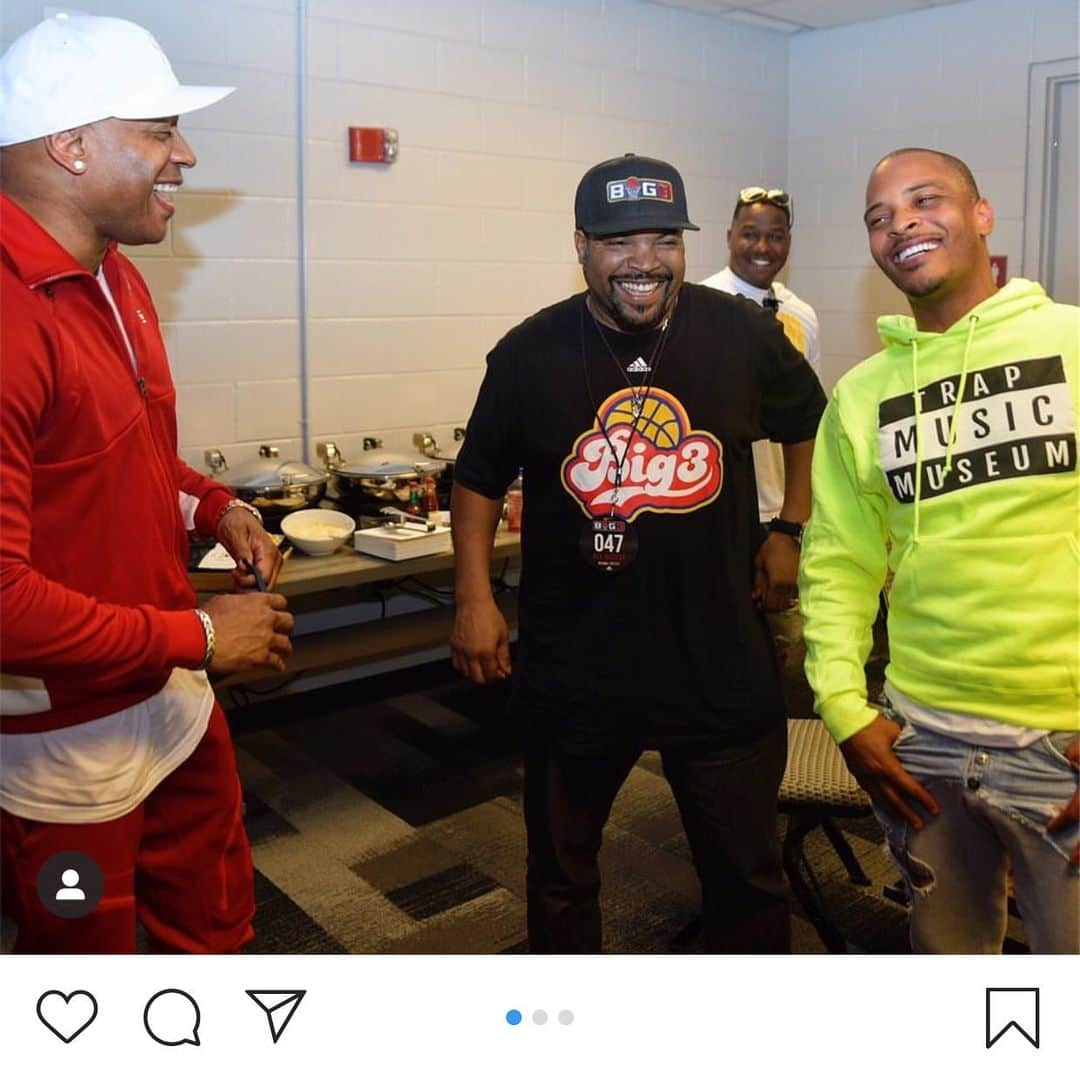 T.I.さんのインスタグラム写真 - (T.I.Instagram)「I swear I can’t make this shit up...😂 #BIG3👑👑👑 @icecube @llcoolj」8月19日 9時33分 - tip