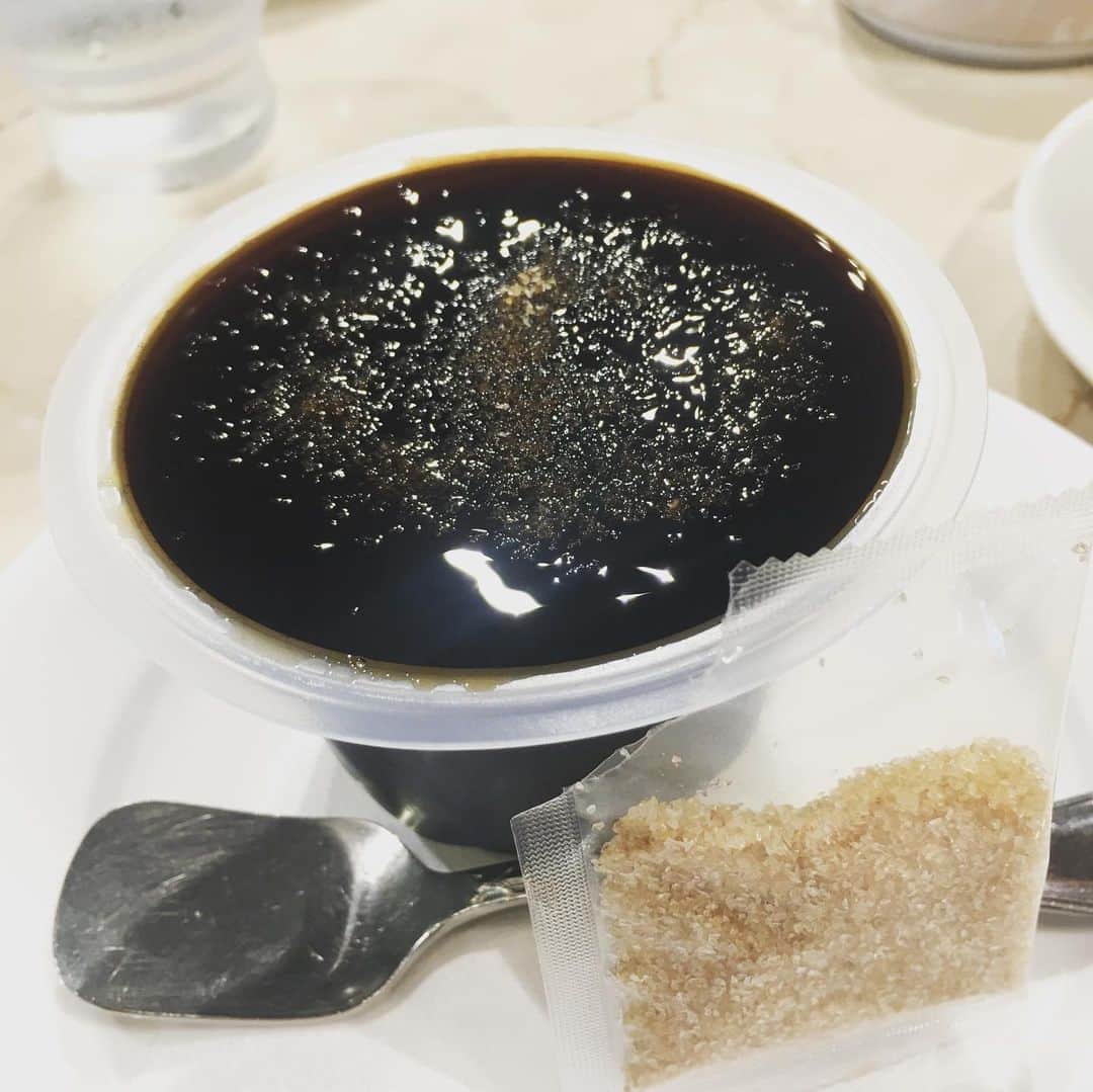 宮田麺児さんのインスタグラム写真 - (宮田麺児Instagram)「魅惑のコーヒーゼリー  高松の老舗コーヒー店で頼んだらまさかの市販か！？ しかしコーヒーゼリーにフレッシュではなくザラメ糖という新たなジャンル  #高松#うどん#コーヒーゼリー#ザラメ糖#老舗コーヒー」8月19日 9時47分 - miyatamenji