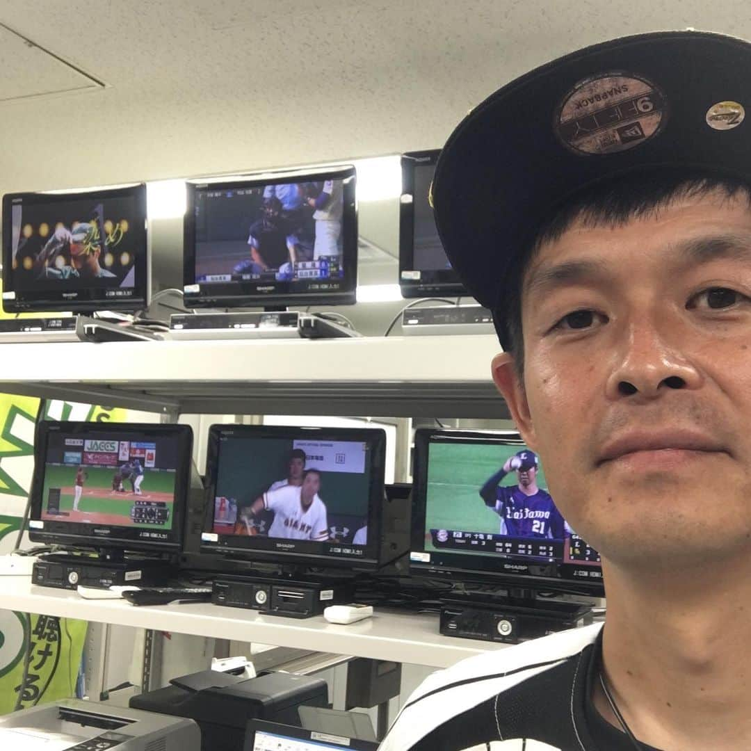 山田スタジアムさんのインスタグラム写真 - (山田スタジアムInstagram)「昨日は毎日放送ラジオフロアへ。 どの試合見るか迷うわ〜  #毎日放送ラジオ #ベースボールパーク #山田ツィタジアムの日曜負ける気がせんわ #mbs」8月19日 9時49分 - yamadastadium