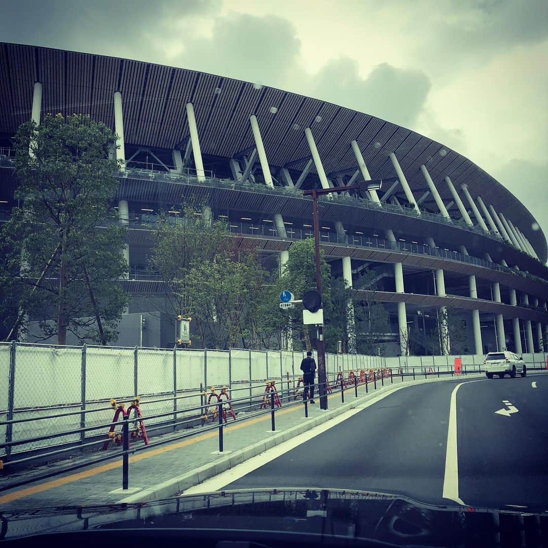 のインスタグラム：「新国立競技場。 着々と進んでる。  2020!1 year to go!」
