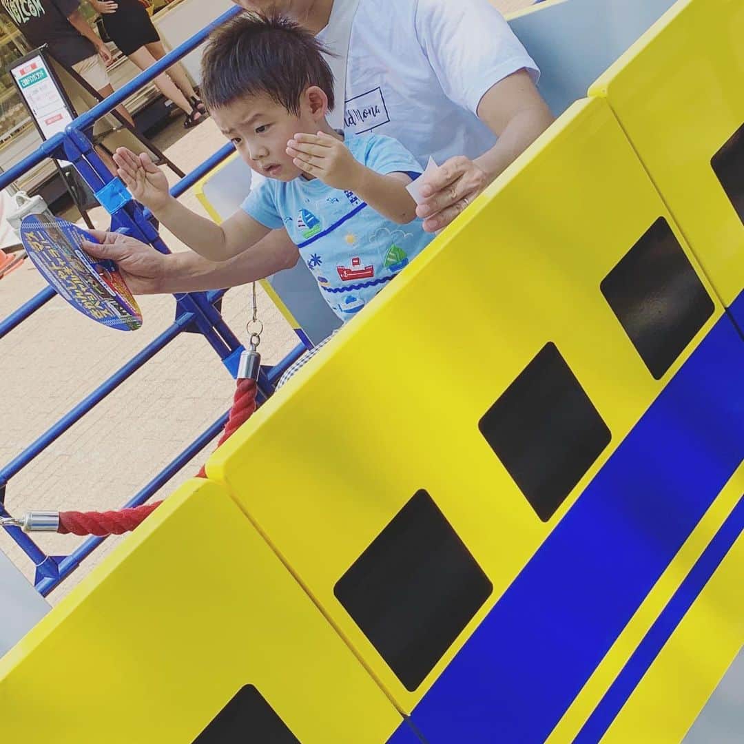 桜井未来さんのインスタグラム写真 - (桜井未来Instagram)「シュッポシュッポ🚃。 ドクターイエローにも乗ったよー✨ けど、外は激アツで一瞬で倒れそうでした😂💦ww ・ ・ ・ ・  #電車好き #電車  #鉄ちゃん #ママ #baby #ママ友募集 #赤ちゃんのいる生活 #都内ママ #ベビスタグラム #mamagirl #ベビフル #コドモダカラ #コドモノ #ママリ #親バカ部 #新米ママ東京部 #マタニティ #妊婦 #第二子妊娠中 #ぷんにー #令和ベビー #2人目妊娠中 #二人目妊娠中」8月19日 10時42分 - miki.sakurai0214