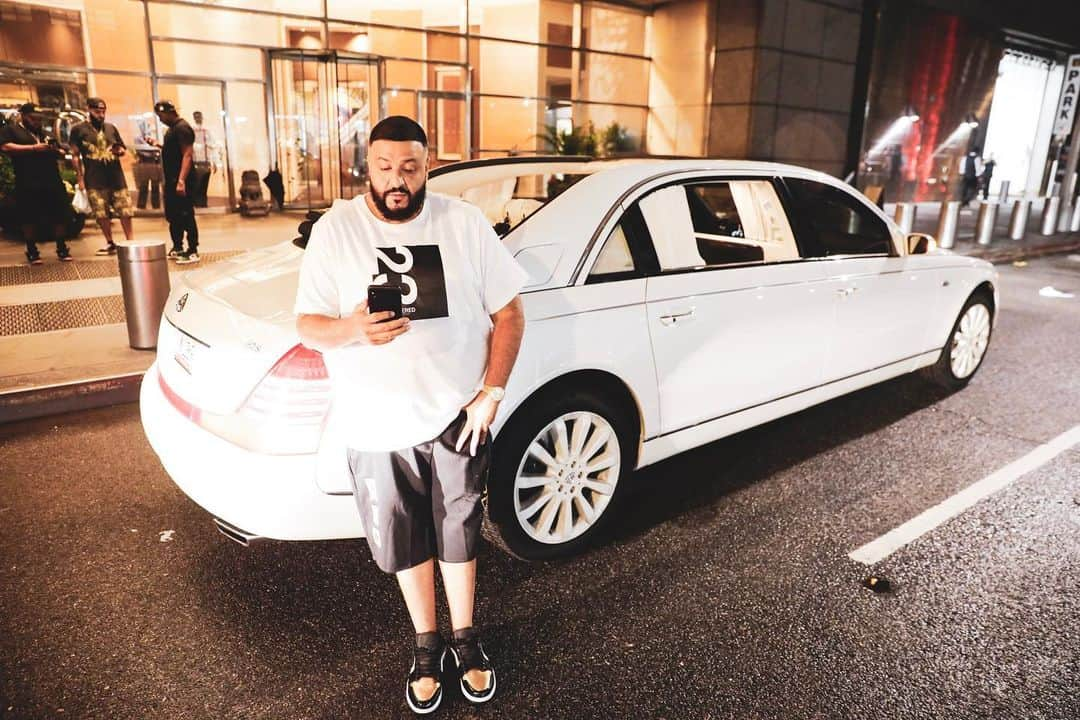 DJキャレドさんのインスタグラム写真 - (DJキャレドInstagram)「It's not an easy road And many see the glamour and the glitter so them think a bed of rose, mi say Who feels it knows, ( @bujuofficial Voice )  Luv always Khaled Khaled  JAH LUV !」8月19日 10時45分 - djkhaled