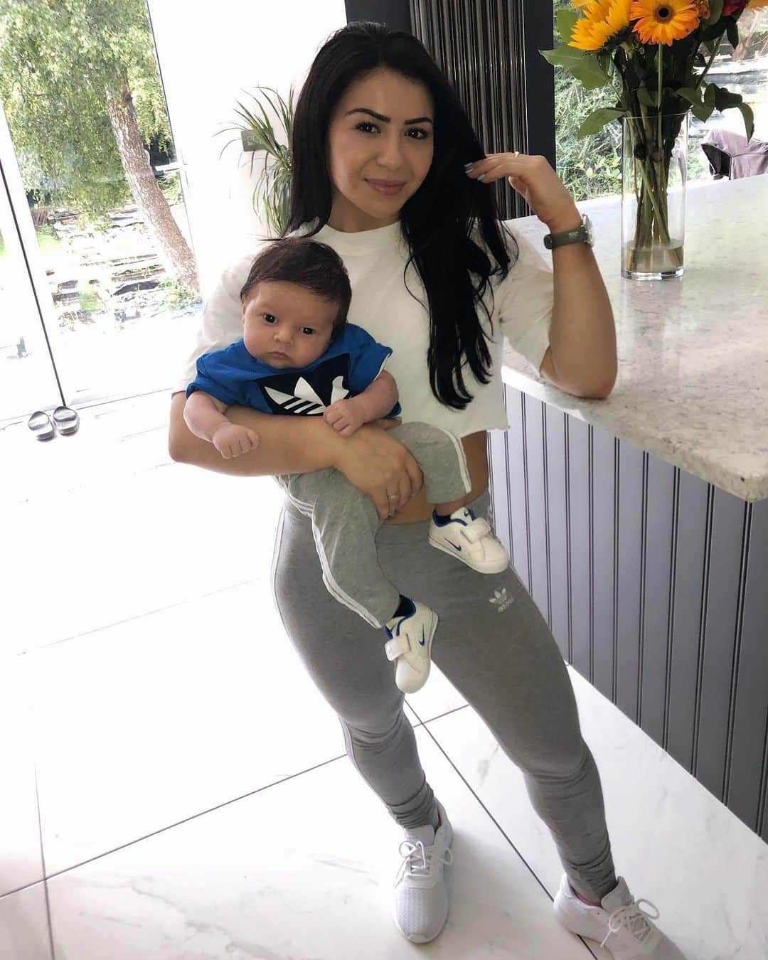 クラウディア・フラガパニさんのインスタグラム写真 - (クラウディア・フラガパニInstagram)「Matching @adidas leggings with my handsome lil man✌🏼💙 #twins #nephew」8月19日 1時53分 - claudiafrag