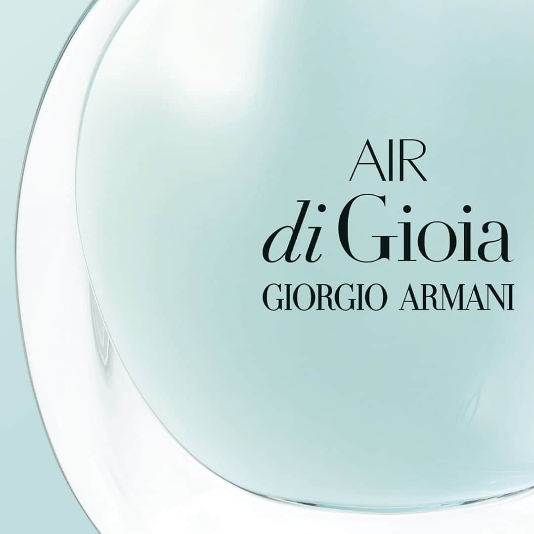 Armani Beautyさんのインスタグラム写真 - (Armani BeautyInstagram)「Reconnecting to nature, AIR DI GIOIA soars with notes of mandarin neroli and touches the ground with a base of wooden patchouli.  #ArmaniBeauty #ScentOfGioia #AirDiGioia #fragrance」8月19日 1時59分 - armanibeauty