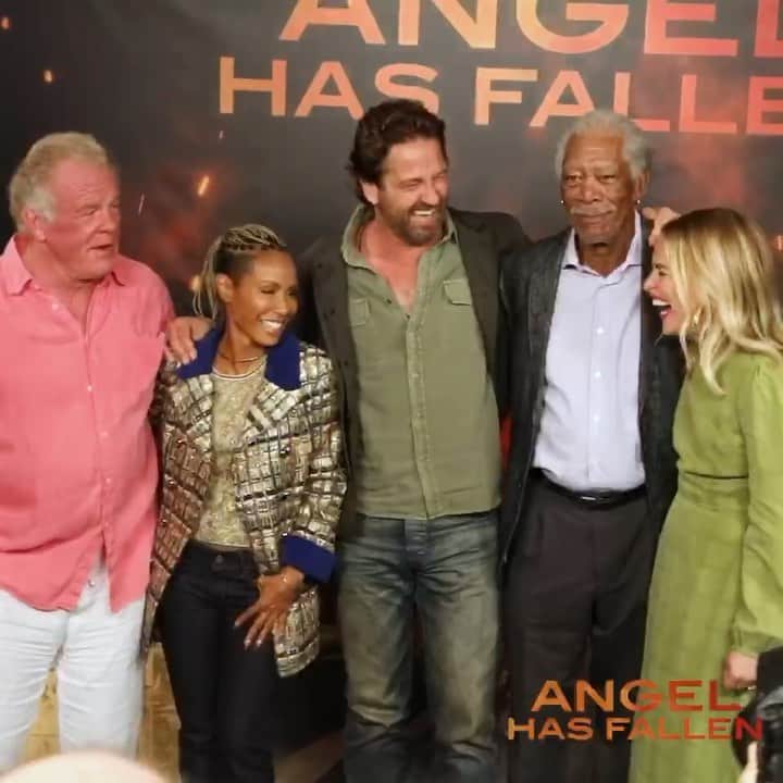 ジェラルド・バトラーのインスタグラム：「Reunion with the #AngelHasFallen cast this week. In theaters on Friday!」