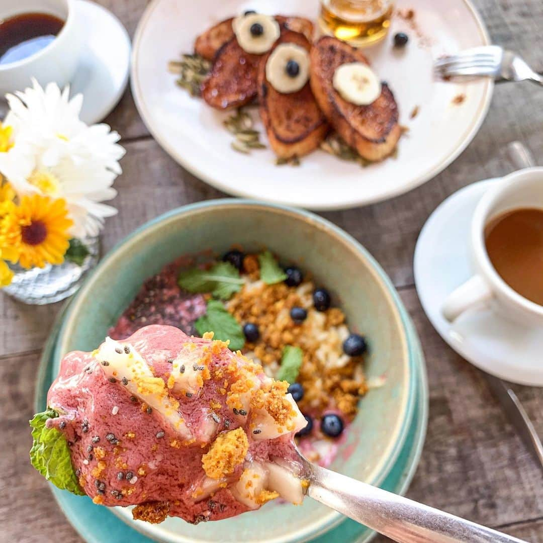 川島幸美さんのインスタグラム写真 - (川島幸美Instagram)「Breakfast with sound of waves & sea breeze & latin music.🐚🎶 波の音とラテンサウンドが居心地良すぎて毎朝幸せ💙」8月19日 2時27分 - yukimikawashima