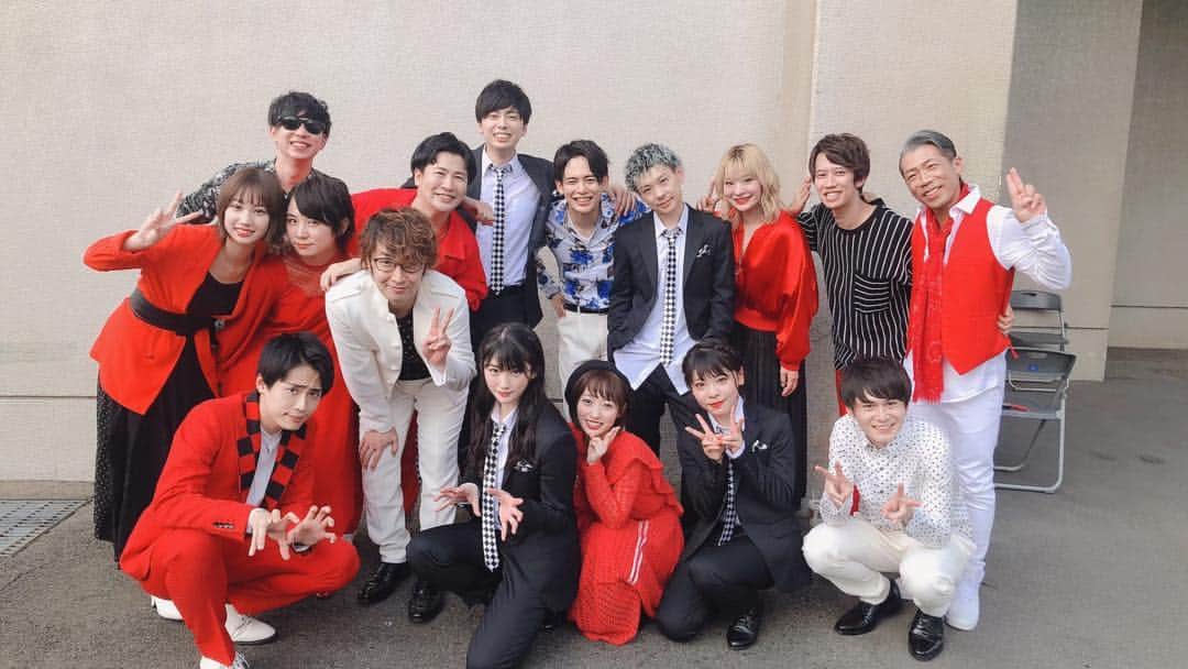火口秀幸のインスタグラム：「改めまして 皆様 京都での #吉本坂46  握手会 沢山のファンの方々に お越し頂き ありがとうございました。直接 お逢い出来、 ファンの皆さんの 熱烈な応援を 感じ 本当に 幸せを頂戴しました。 そして、お蔭様で  CD売り上げ 対決  #RED  は トップに輝けました。 心から感謝。新たなるスタートです」