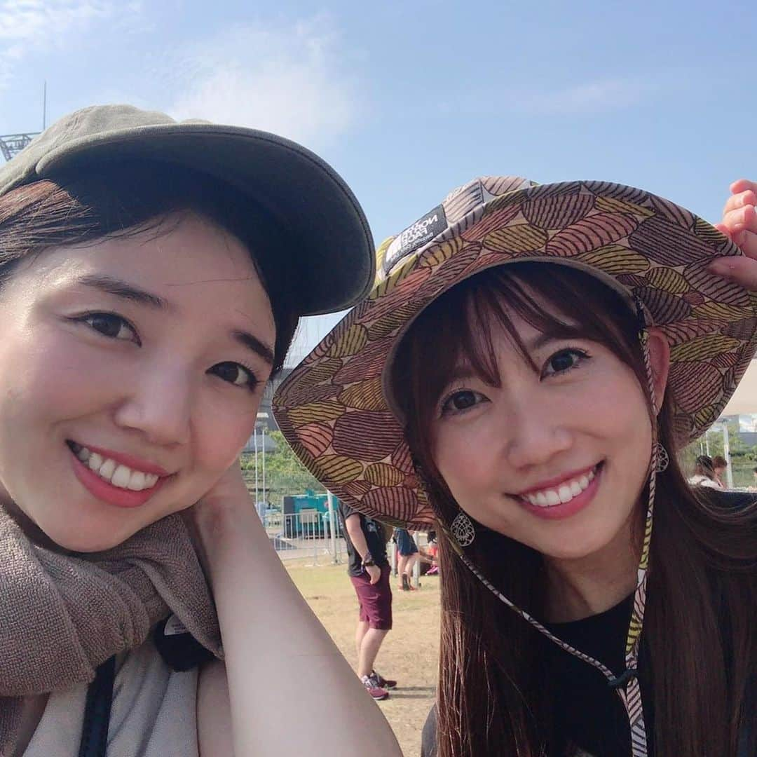 黒田菜月さんのインスタグラム写真 - (黒田菜月Instagram)「夏はフェスだね☀️ #サマソニ大阪  #謎に可愛い女の子見つけたから一緒に写メる #強風ミストに吹かれる #B’zのあとの花火 #最高の夏 #夏の思い出 @summersonic_official  #summersonic #サマーソニック #サマーソニック2019  #サマソニガール #夏フェス #フェスコーデ」8月19日 2時37分 - nyaaatsuki_krd