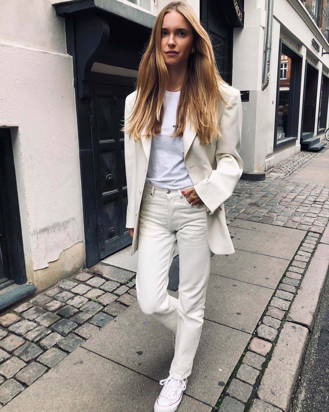 ペニーレ・タイスベックのインスタグラム：「Summer suit」