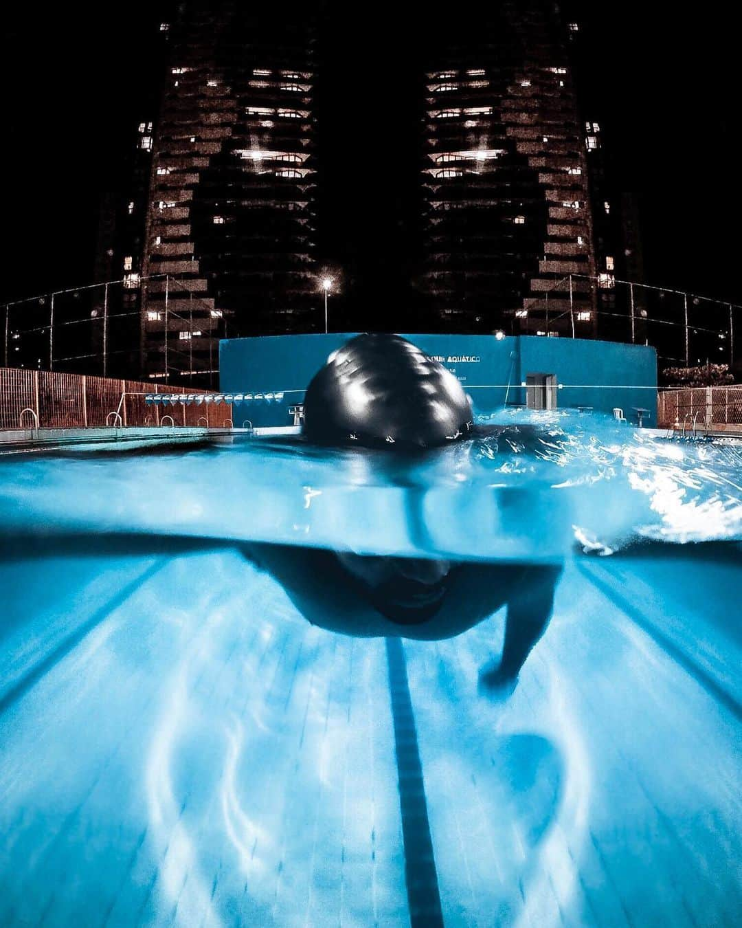 goproさんのインスタグラム写真 - (goproInstagram)「Photo of the Day: Late night laps with @originalrafa. • • • @GoProBR #GoProB #GoPro #Swimming #NightPhotography #Underwater」8月19日 2時50分 - gopro