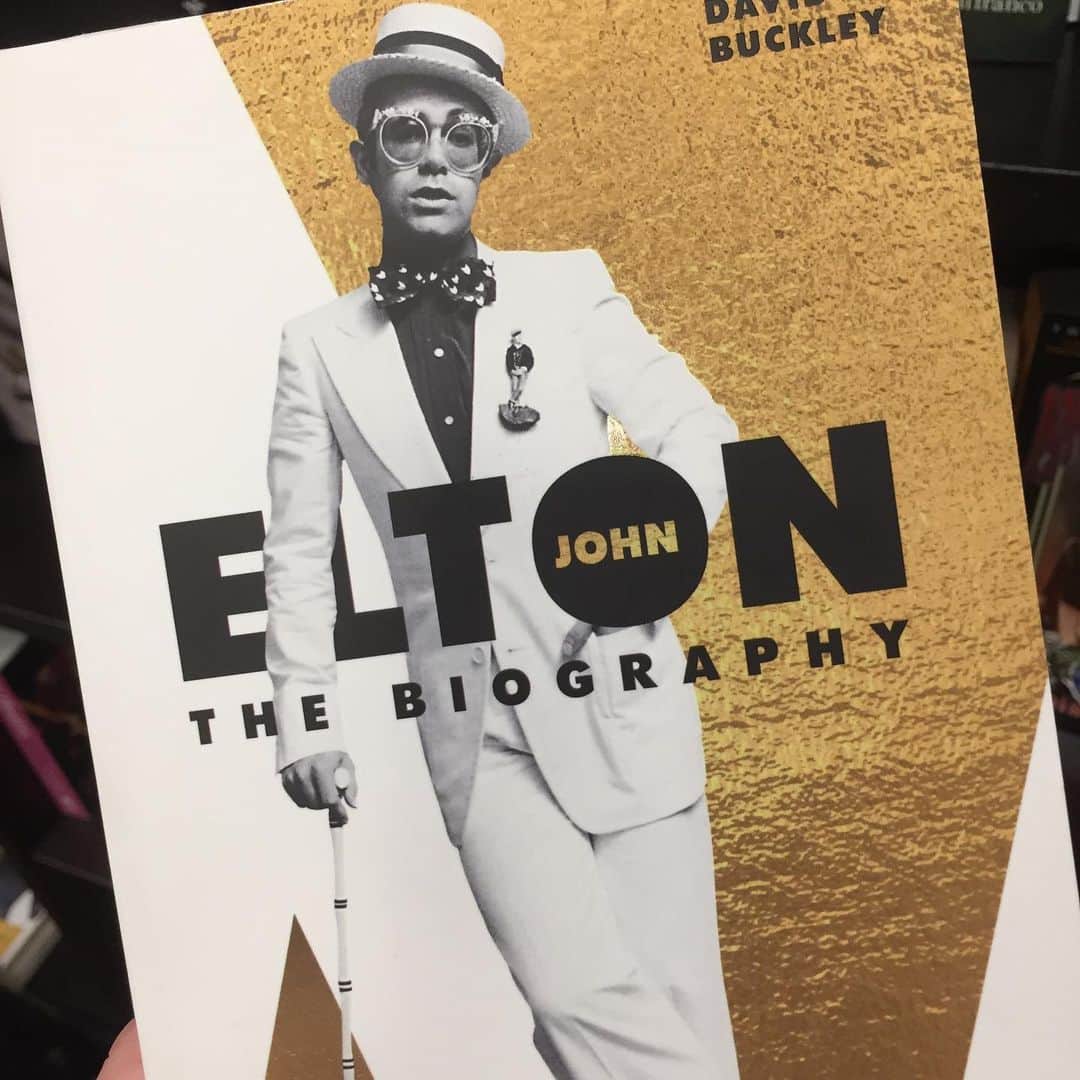 ブライアン・ウィルソンさんのインスタグラム写真 - (ブライアン・ウィルソンInstagram)「Elton John names Brian as his biggest influence in the biography “Elton,” written by David Buckley. @eltonjohn」8月19日 3時27分 - brianwilsonlive