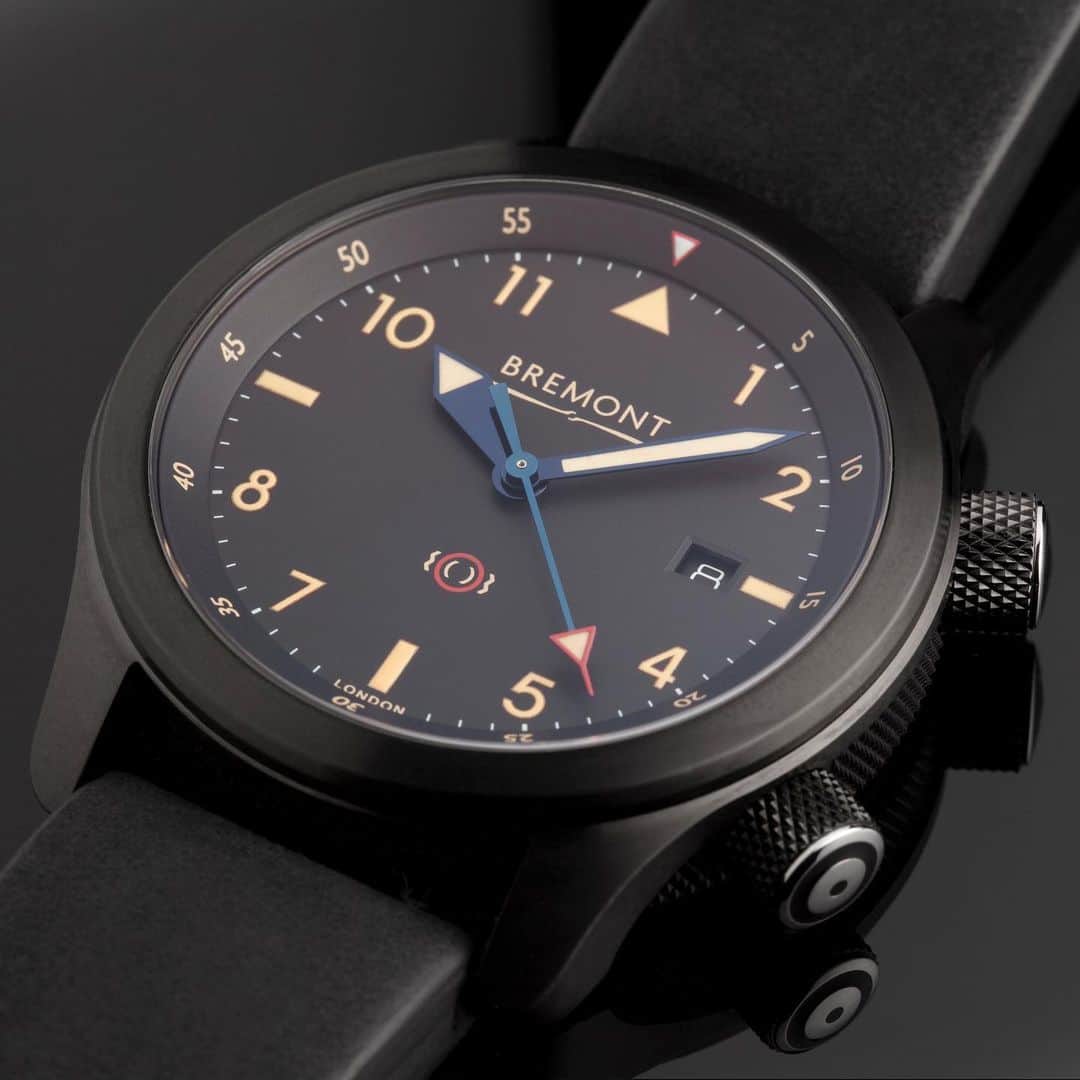 のインスタグラム：「Inspired from some of our military work commissioned by the RAF's 100 squadron members to complement their Hawk T1 Jet aircraft, the U-2/51-JET is our arguably our stealthiest timepiece.  Tap to view. #Bremont #womw #wristwatch #blackdial #chronometer」