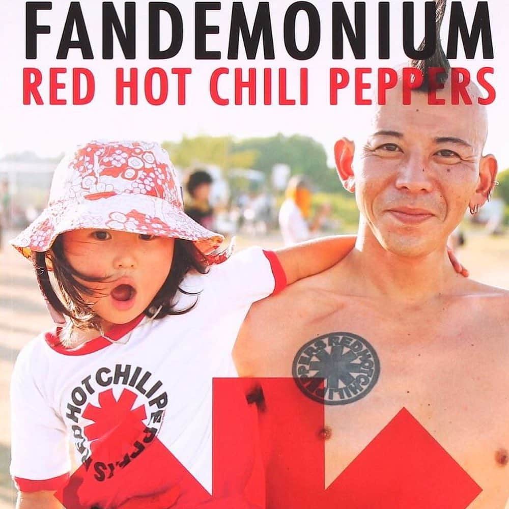 Red Hot Chili Peppersさんのインスタグラム写真 - (Red Hot Chili PeppersInstagram)「❤️❤️❤️ World keep on turnin 🇯🇵」8月19日 3時32分 - chilipeppers