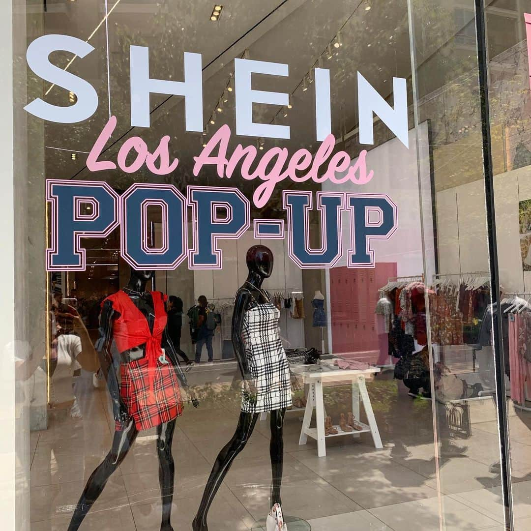 SHEINさんのインスタグラム写真 - (SHEINInstagram)「💞LA💞 -  LAST CHANCE: We’ve fully RESTOCKED our store and today’s our LAST day open!😱🛍 Come shop our exclusive SHEIN collection to prep your back to school looks!🎒 Tag your favorite LA babes below & let them know to meet you here! #SHEINtakesLA #MeetSHEIN 👉Take 15% off in-store purchases of $49+ or show your student ID to receive the discount with no minimum🤗 📆Open Shop Hours:  8/16 & 8/17 10AM-10PM 8/18 11AM-9PM 📍 863 Americana Way, Glendale, CA 91210」8月19日 3時36分 - sheinofficial