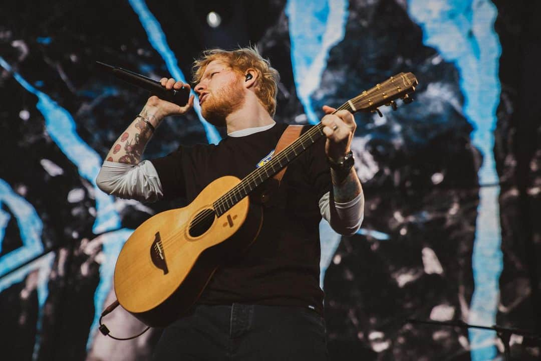 エド・シーランさんのインスタグラム写真 - (エド・シーランInstagram)「Leeds night #2 ! 📸 @zakarywalters #dividetour」8月19日 3時44分 - teddysphotos