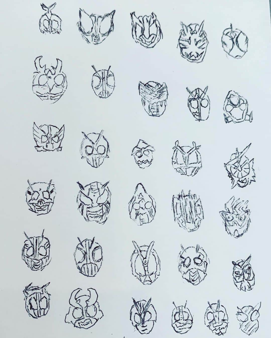 椿隆之のインスタグラム：「仮面ライダー描いてみた  むずかしいʅ（◞‿◟）ʃ  #仮面ライダー #落書き  #イラスト  #特撮  #tokusatsu  #kamenrider」