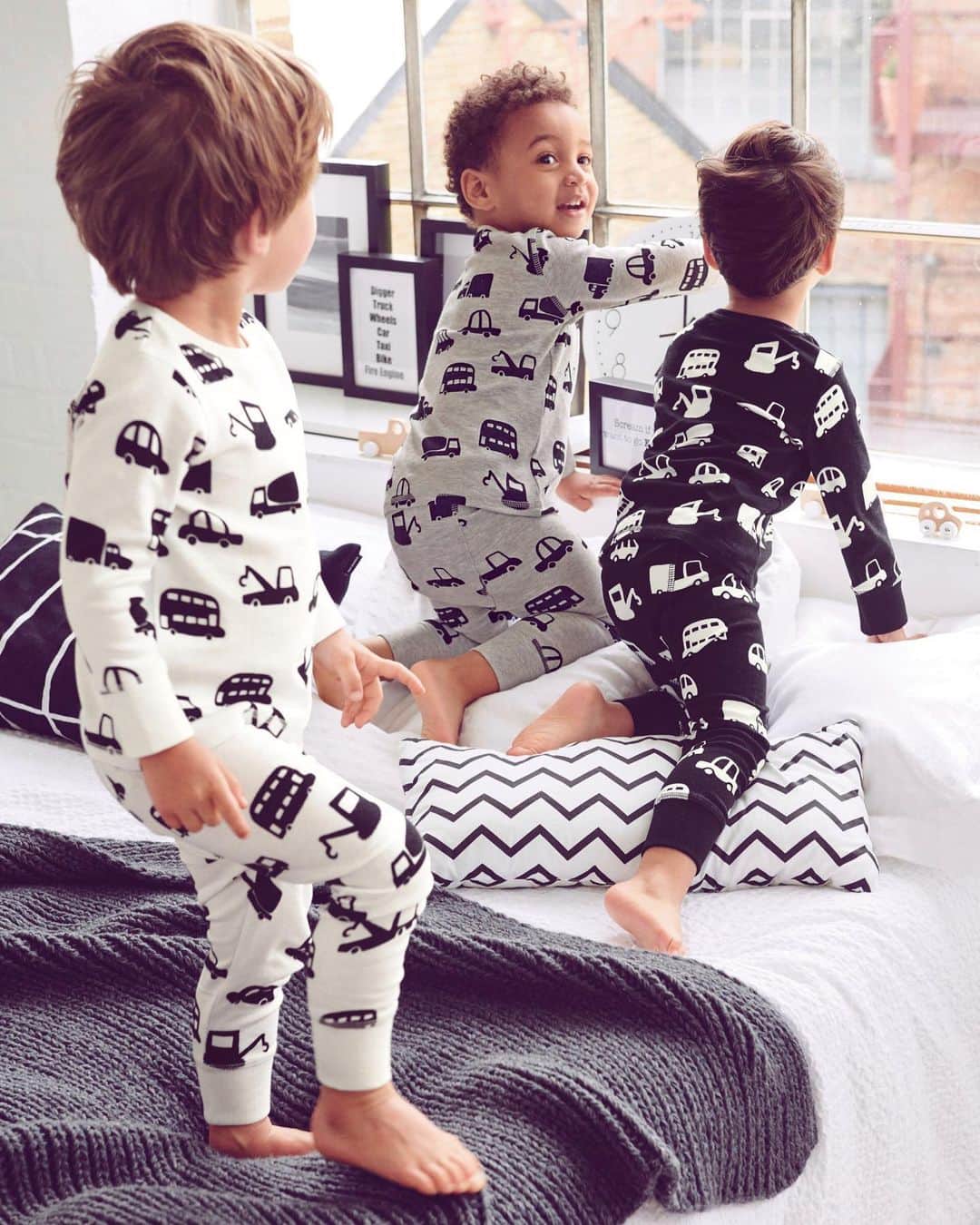 Nextさんのインスタグラム写真 - (NextInstagram)「Matching PJs are a MUST for Sunday sleepovers! Cuteness level 💯 🔍 644348. #cute #kids #pjs #nextkids #pyjamas #sleepover #weekend #weekendvibes」8月19日 4時07分 - nextofficial
