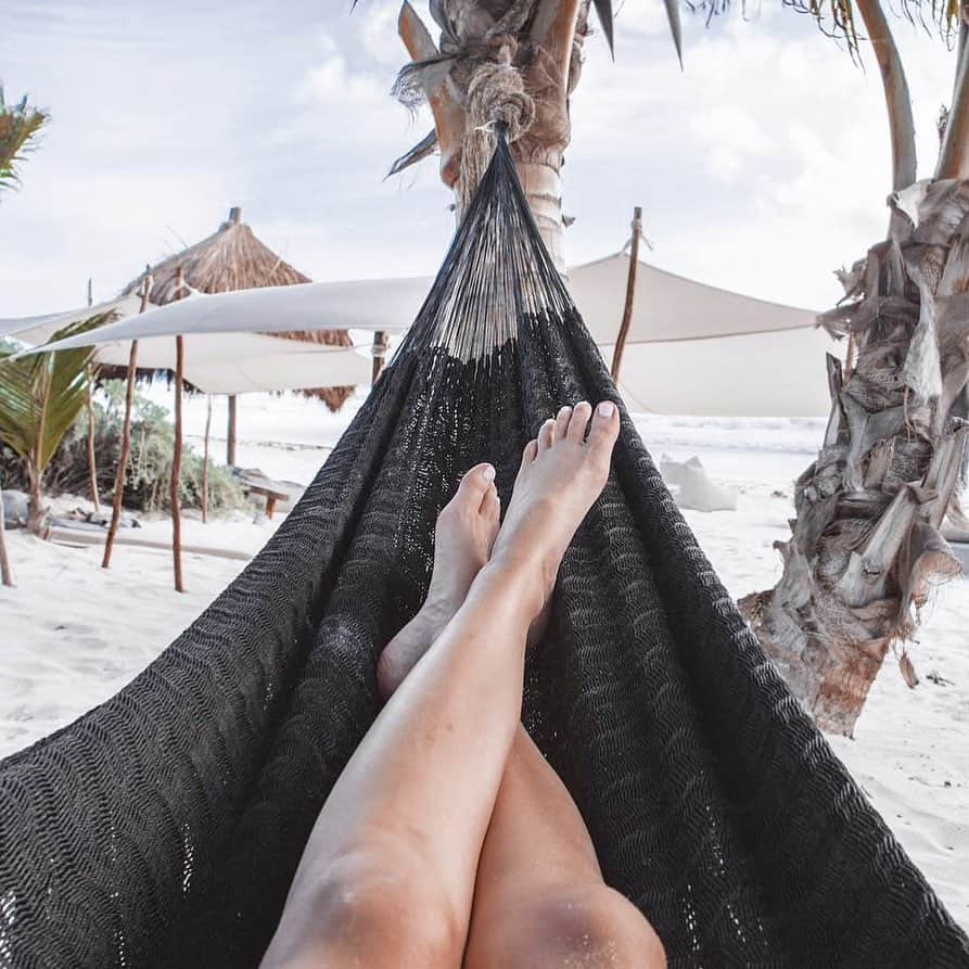 PAUL HEWITTさんのインスタグラム写真 - (PAUL HEWITTInstagram)「Take time to make your soul happy. 💭⚓️ (photo @jessihoffy) #getAnchored #paulhewitt __ #tulum #happiness #qualitytime #relax #palmtrees #hammock #chill #daysoff #womenswatch #menswatch #watchesofinstagram」8月19日 4時11分 - paul_hewitt