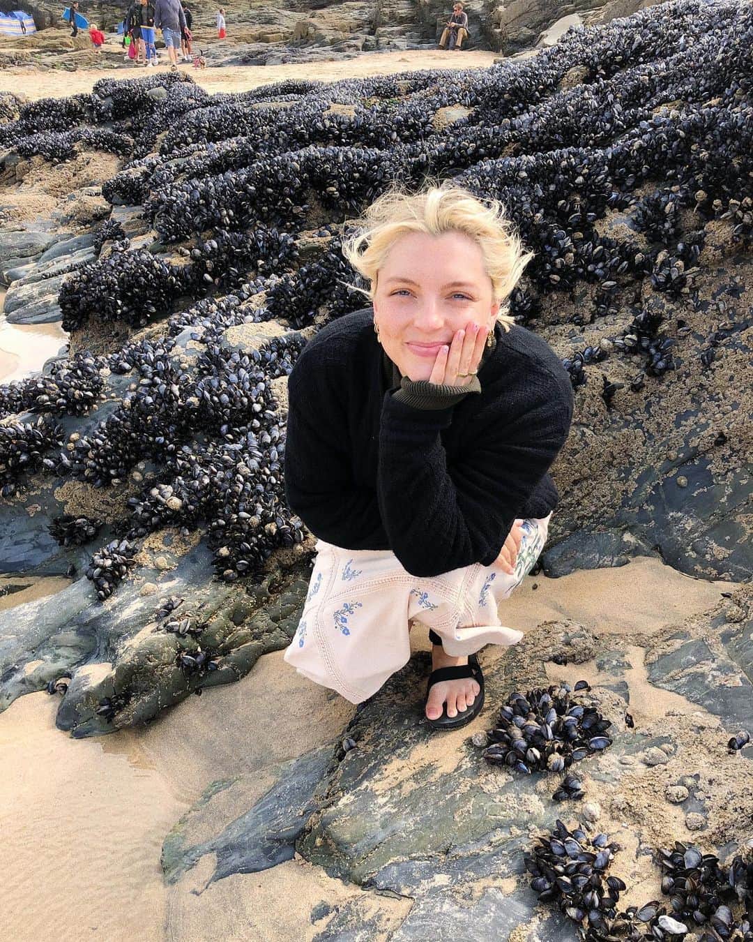 Estée Lalondeのインスタグラム：「Mussel beach 💪 #ELtravels」