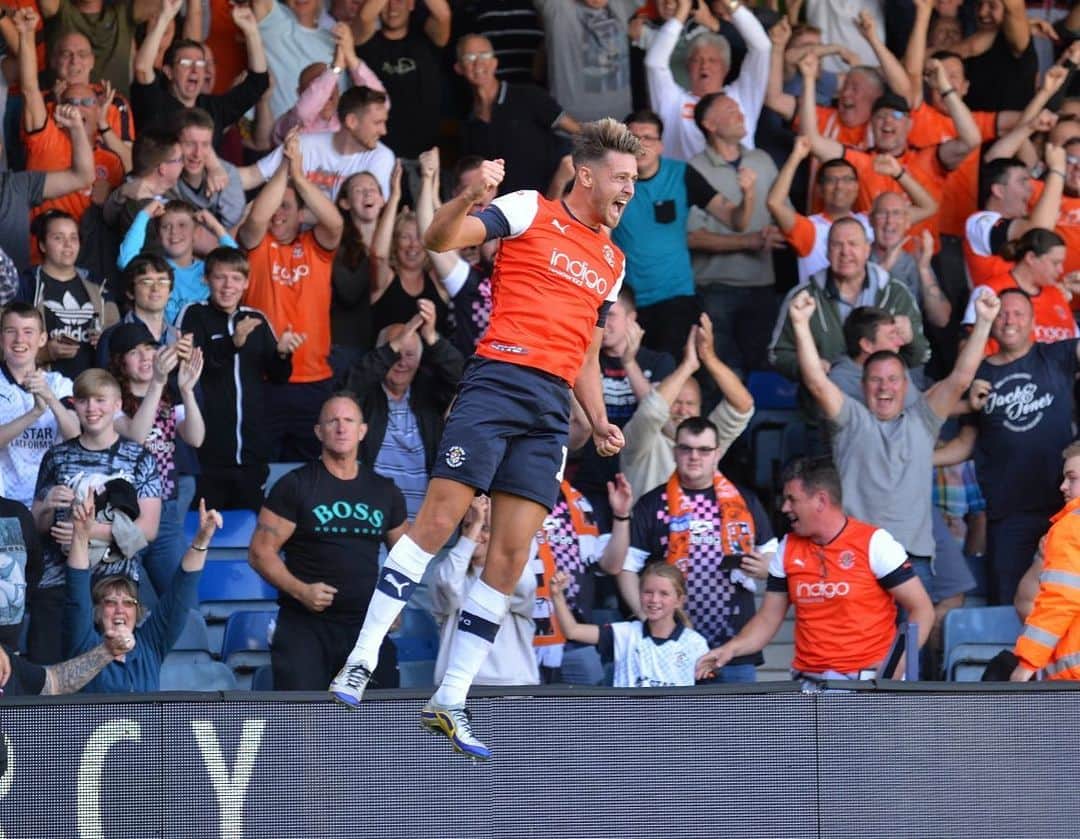 ハリー・コーニックのインスタグラム：「Delighted to get off the mark, onto Tuesday now ⚽️」