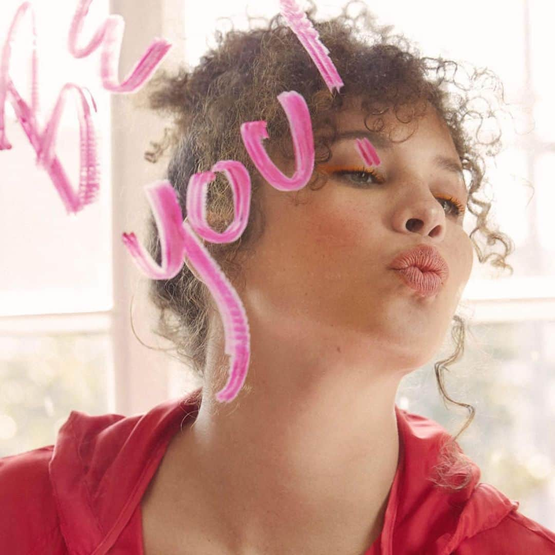 ipsyさんのインスタグラム写真 - (ipsyInstagram)「Love your reflection—there’s nothing else like it. || #ipsy #ipsybareyourself @yomatisse @findingferdinand @itcosmetics @hudabeauty @farahbrushes @benefitcosmetics」8月19日 5時24分 - ipsy