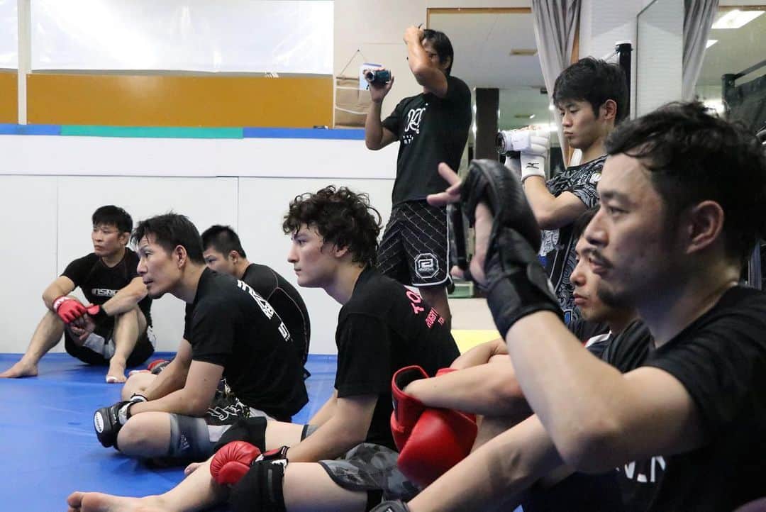 佐藤ルミナさんのインスタグラム写真 - (佐藤ルミナInstagram)「初心者からトッププロ選手まで参加してくれた8.17宇部修斗セミナー。短い時間でしたが『繋ぎ』に重点を置いた自分なりのオールドスクールな修斗は伝えられたと思います。宇部は年内にアマ修斗開催予定もあり今後が非常に楽しみなエリア。今回のセミナー開催に尽力してくれたアマ修斗委員会中国副支局長宮崎さん @miyazaki.kiyotaka はじめ関係者と参加者の皆様に改めて感謝致します🙏 ※売上の一部はセイブ・ザ・ヒロシマに寄付致します。#佐藤ルミナ修斗セミナーin山口 #ruminashootoseminar #山口 #宇部 #修斗 #修斗伝承 #shooto #mma #catchwrestling」8月19日 10時56分 - ruminasato