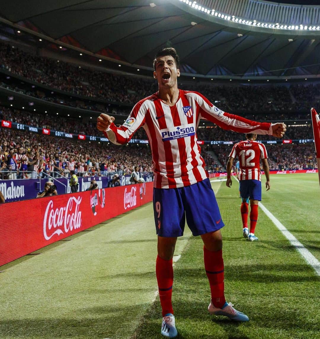 LFPさんのインスタグラム写真 - (LFPInstagram)「KING OF THE WANDA! 👑🔥 @alvaromorata ⚽️❤️ • #Morata #Atleti #AtletiGetafe #LaLigaSantander #LaLiga #Football」8月19日 5時36分 - laliga