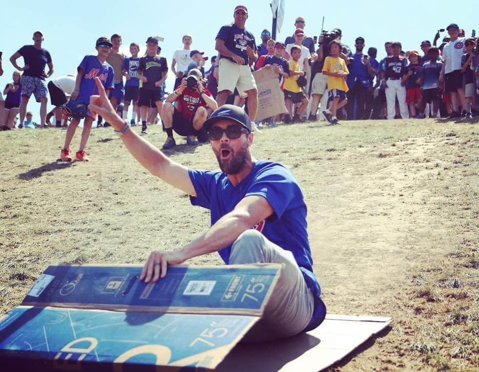 コール・ハメルズのインスタグラム：「Sliding into the @littleleague for the #mlblittleleagueclassic. Excited for the team from Wailuku Maui!! Let’s go West!!🤙」