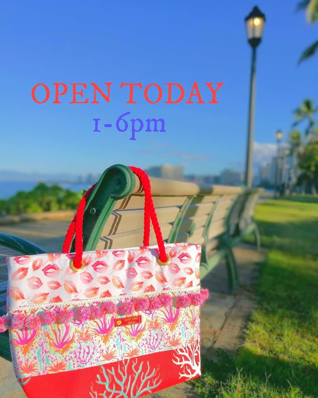 Moco Lima Hawaiiさんのインスタグラム写真 - (Moco Lima HawaiiInstagram)「本日1-6pm 営業しています♡ お近くにお越しの際は是非ともお立寄りくださいませ〜  New* Lips big tote bag, made by Moco  新しいリップデザインの大きめトートが仕上がりました♡  #lips#design#new#original#big#totebag#red#hawaii#photoshoot#photography#hawaii#instadairy#bluesky#summer#ocean#beach#ハワイ好き#ハワイ好きな人と繋がりたい#ハワイ大好き#夏休み#海#ハワイ旅行#家族旅行」8月19日 6時12分 - mocolimahawaii