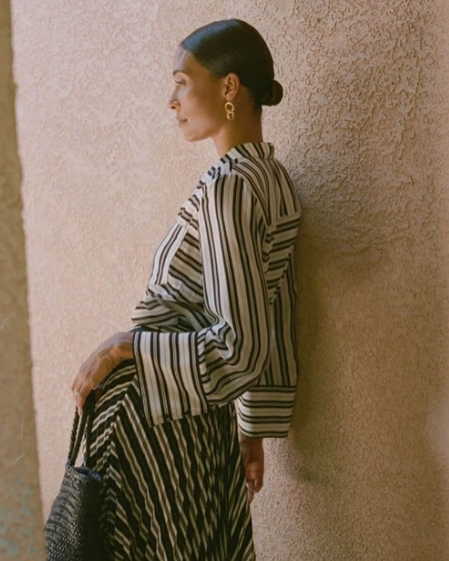 Club Monacoのインスタグラム：「The Blouse. In 100% silk with oversized cuffs and a relaxed fit.」