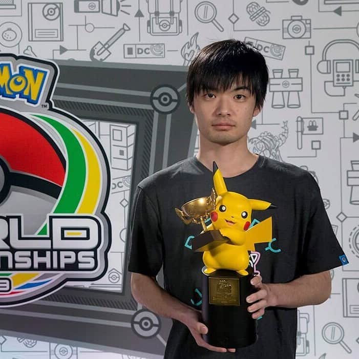 Pokémonさんのインスタグラム写真 - (PokémonInstagram)「Champion discovered! 🏆 Our 2019 #PokemonVG Masters Division World Champion is Naoto Mizobuchi!」8月19日 6時39分 - pokemon